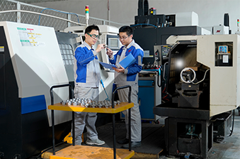 聚脲噴涂設(shè)備廠家如何選擇_京華邦威告訴您