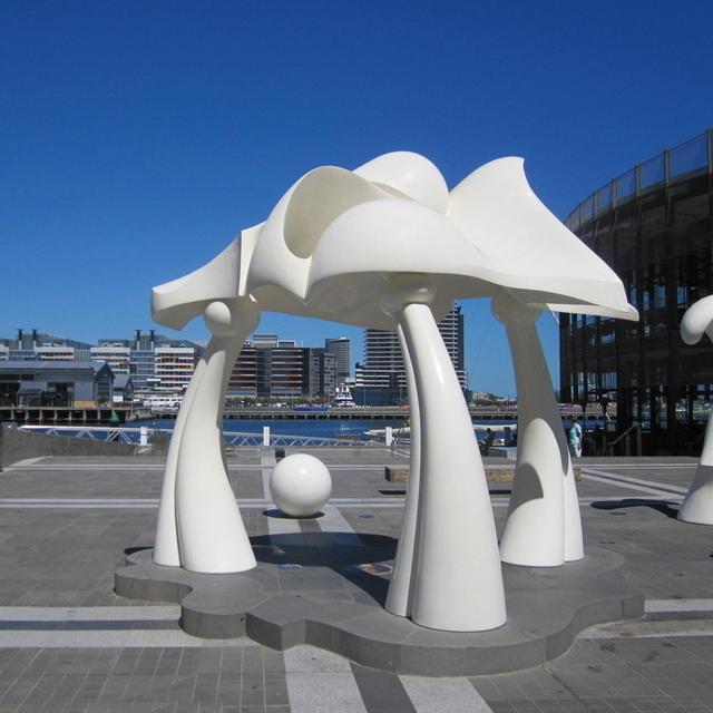 舞臺道具防護(hù)聚脲噴涂機(jī) _泡沫雕塑防護(hù)噴涂機(jī)